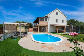 Villa Dandelion